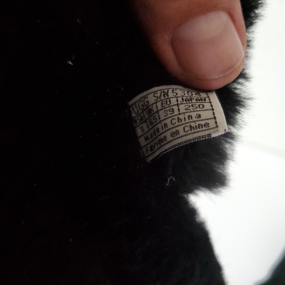 Ugg Fluff Flip Flops 5304 Black 8 Sheepskin Rubber - Picture 7 of 10